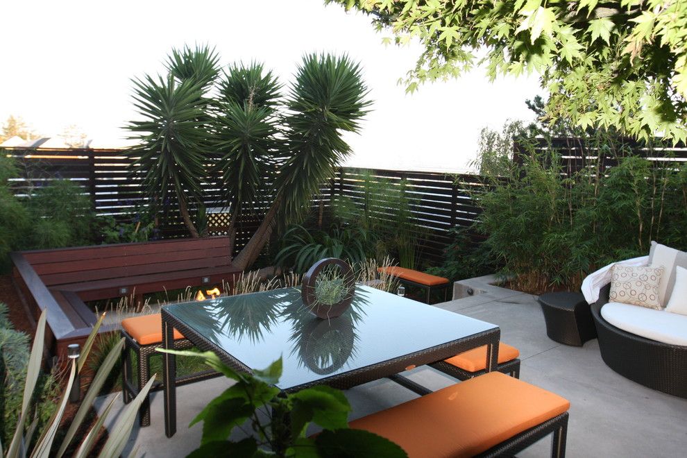 Lencioni for a Modern Patio with a Outdoor Dining and Potreo Hill Modern by Outer Space Landscape Architecture