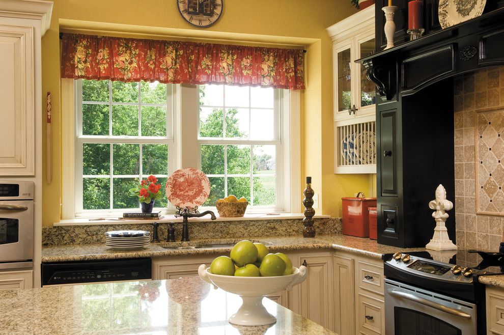 Midwest Appliance for a Traditional Kitchen with a Pella and Windows & Doors by Lindus Construction/midwest Leafguard
